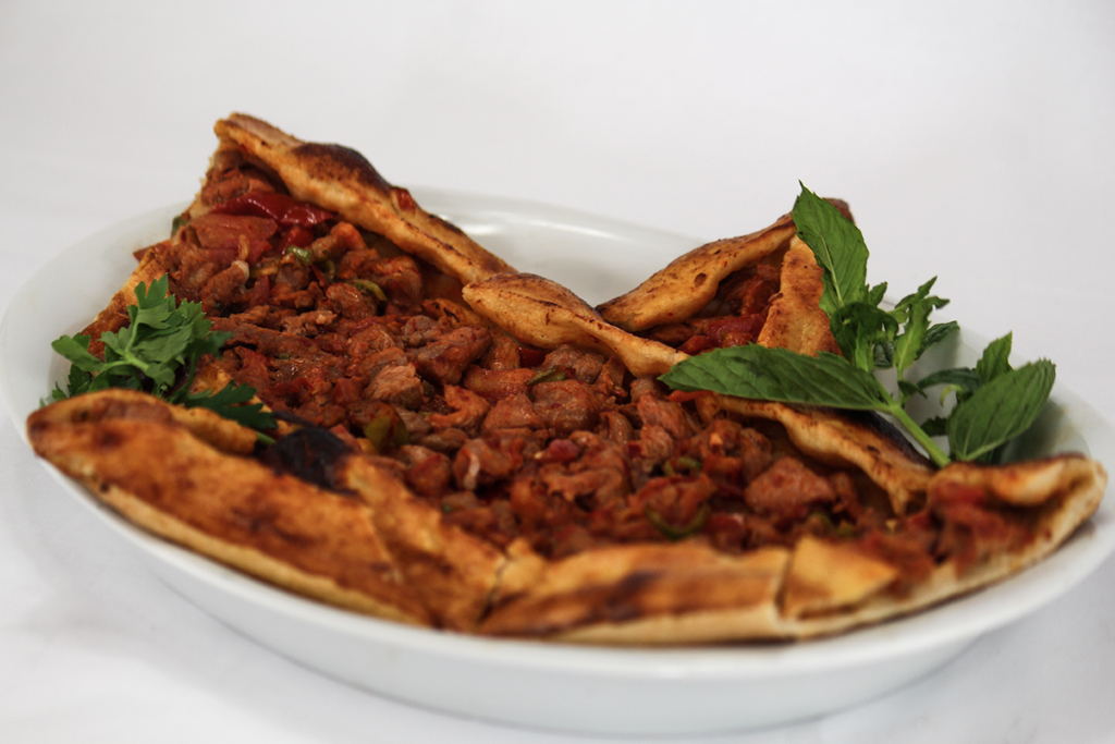 Kavurmalı Pide
